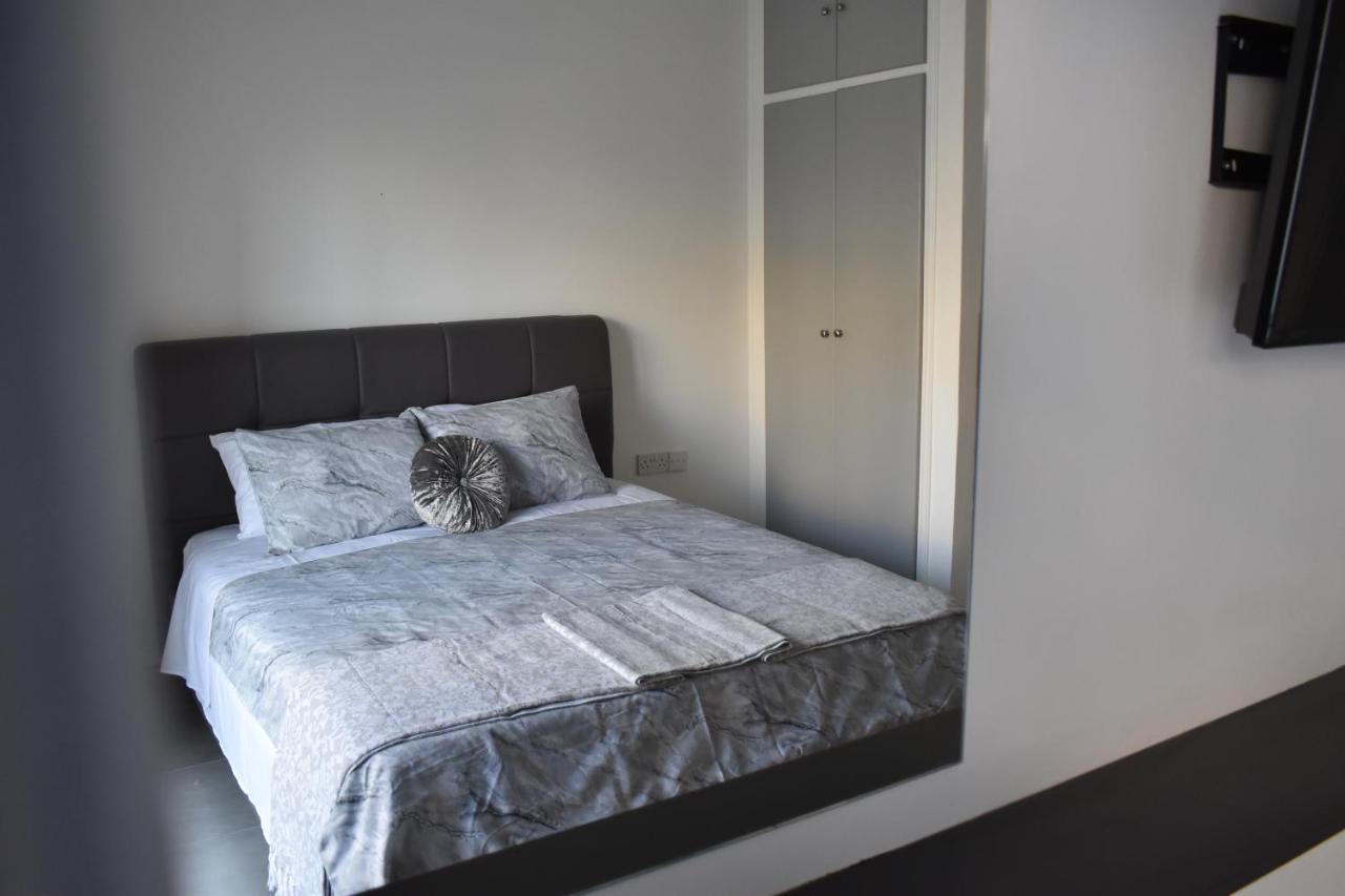 Marias Apartment - In City Centre,Near Beach Larnaca Ngoại thất bức ảnh